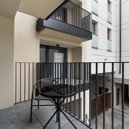 Cozy&bright In By Renters Apartament