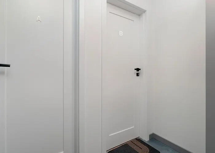 Cozy And Bright In By Renters * Poznan