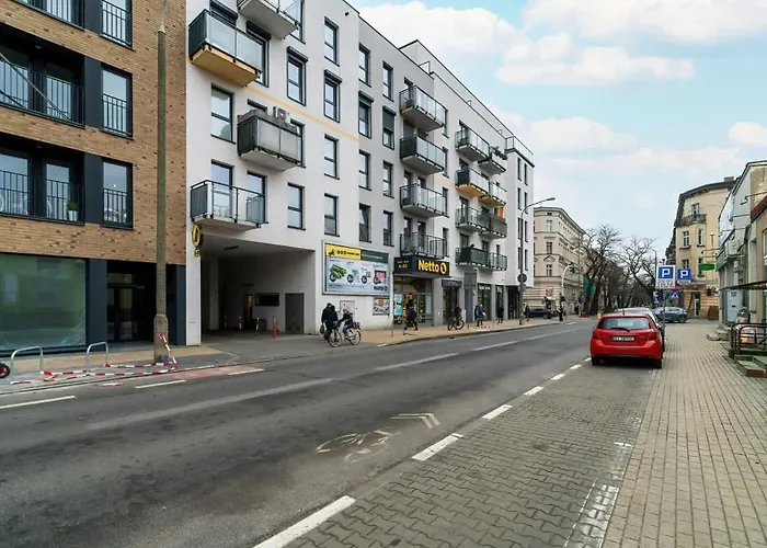 Cozy And Bright In By Renters * Poznan