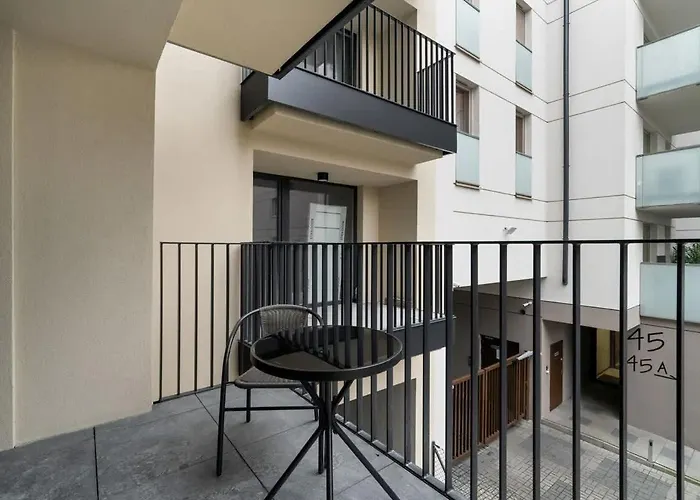 Cozy And Bright In By Renters Apartment